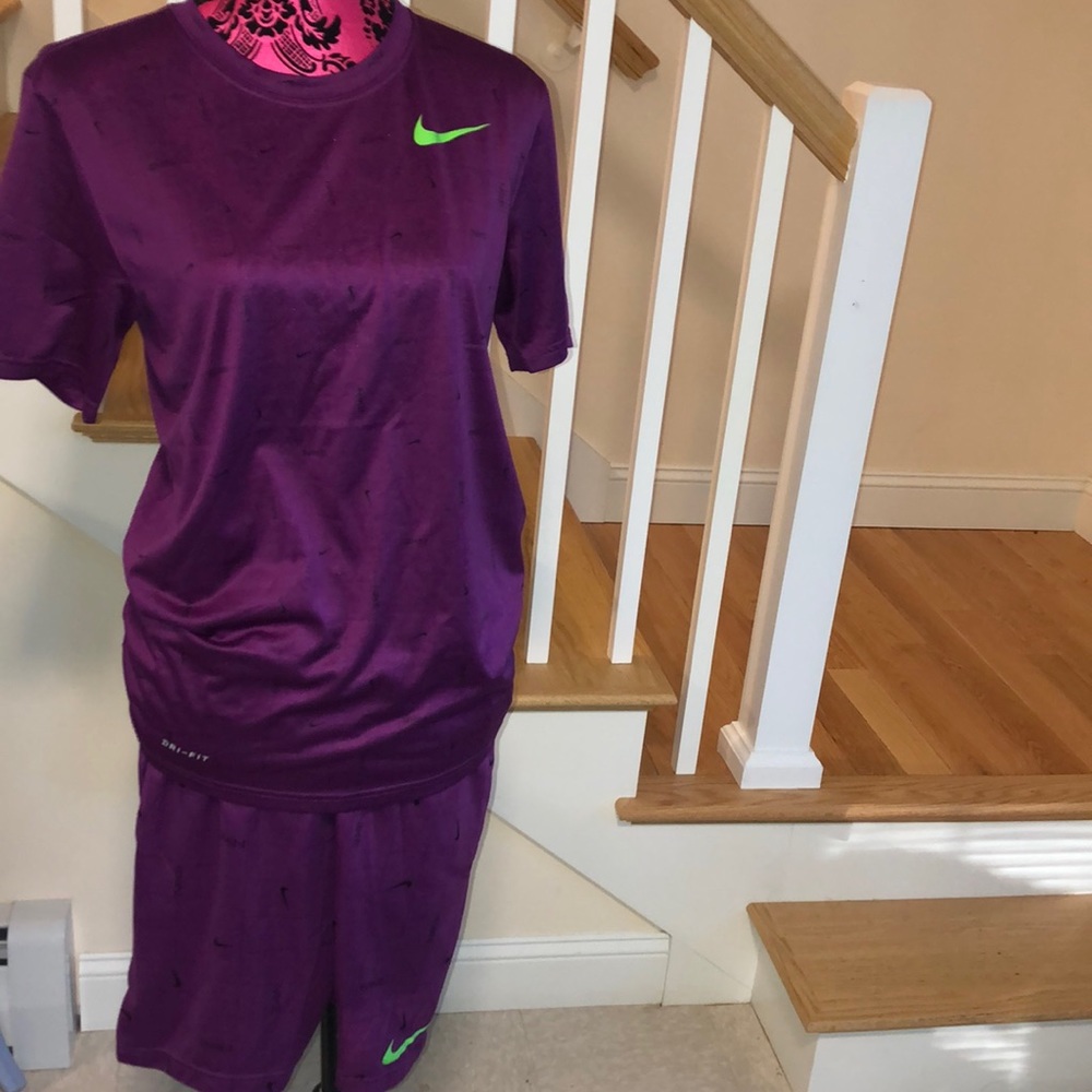 Nike outfit set shorts and t shirt